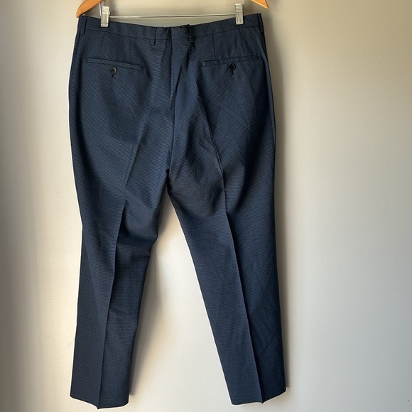 NWT‼️Hugo Boss Leenon Dark Blue grid flat front Dress Pants size 36R/ 29”inseam - Picture 3 of 9